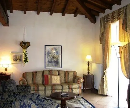Royal Hotel