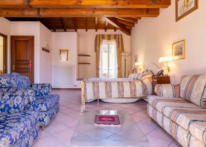 Royal 3* メナッジョ