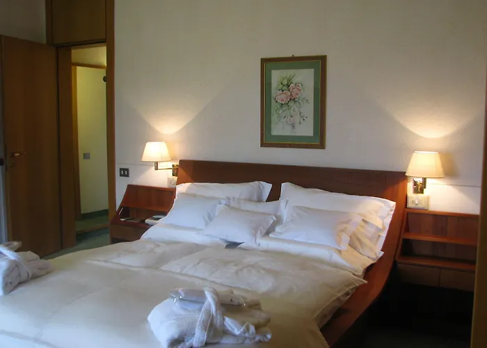 Royal 3* 메나지오